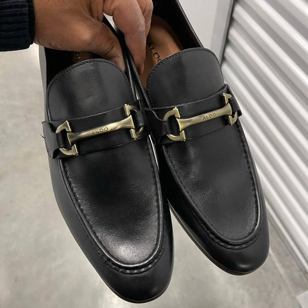 Black Sleek Loafers by Aldo Sz 11 - Picture 2 of 10